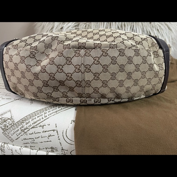Authentic GG Gucci Canvas Abbey Tote - Picture 4 of 16